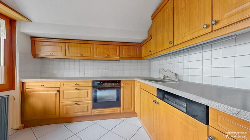 Exklusive 5-Zimmer-Attikawohnung mit unverbaubarer Seesicht in Greppen – Bezug ab Oktober 2025 (3)