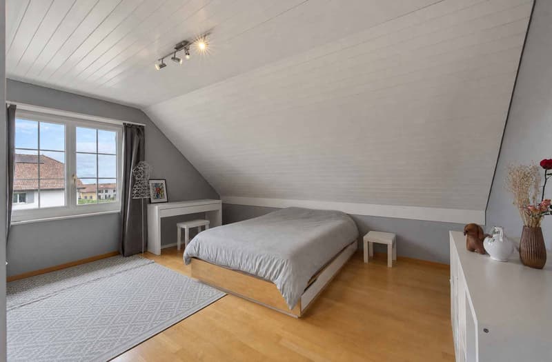 Maison individuelle de 7.5 pièces Beau jardin avec piscine (8)