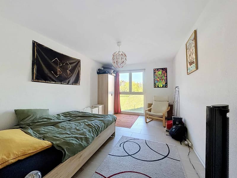 Appartement de 2,5 pièces avec balcon et 2 places de parc (7)