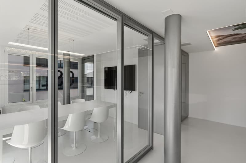 Glastrennwand / Glass partition