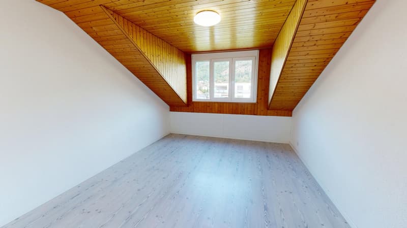 Grosszügige 4.5-Zimmer-Dachwohnung mit Charme in Pieterlen (10)