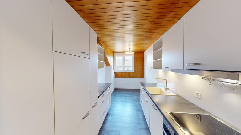 Grosszügige 4.5-Zimmer-Dachwohnung mit Charme in Pieterlen (6)
