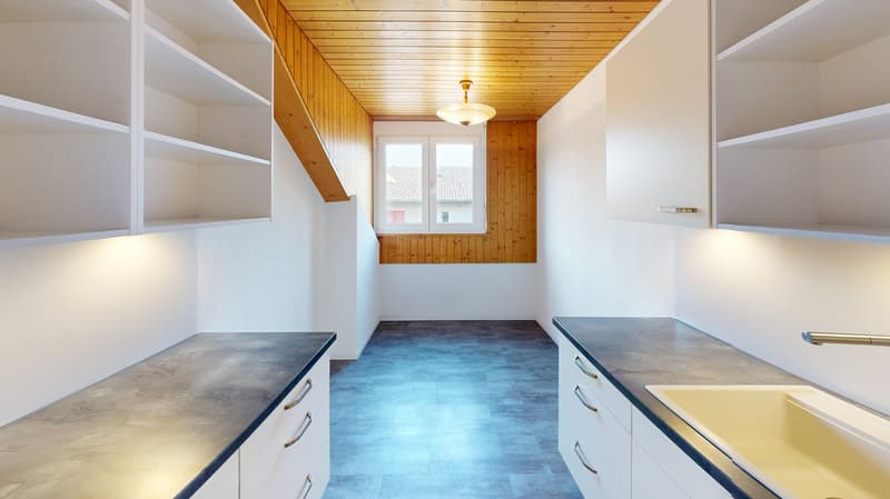 Grosszügige 4.5-Zimmer-Dachwohnung mit Charme in Pieterlen (7)
