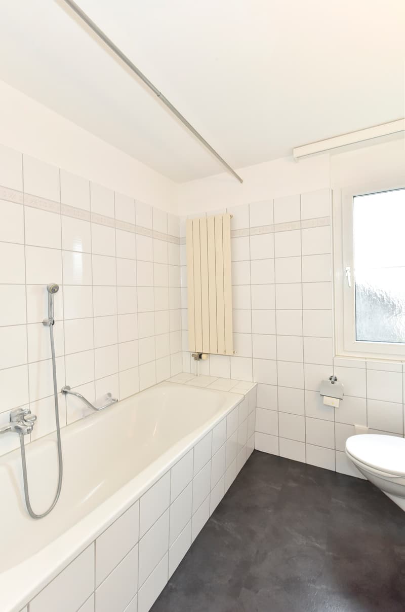 Badezimmer mit Badewanne