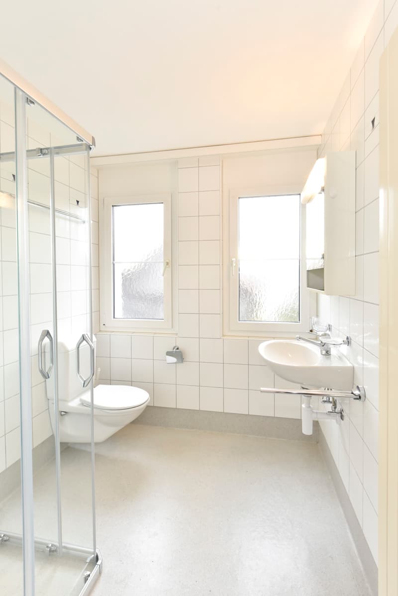 Badezimmer mit Dusche