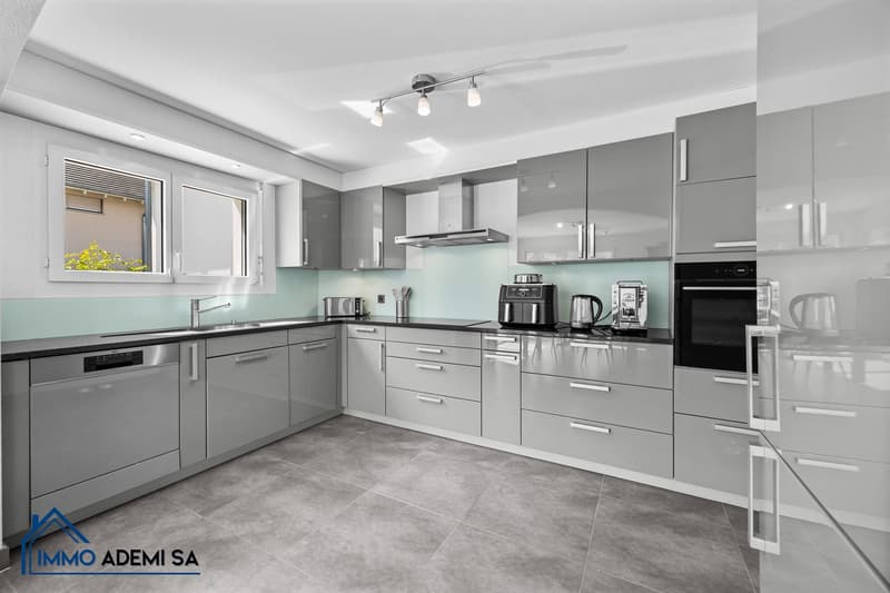 Spacieuse villa individuelle de 269 m² avec 2 logements, sur une parcelle de 1'009 m² au Bouveret ! (17)