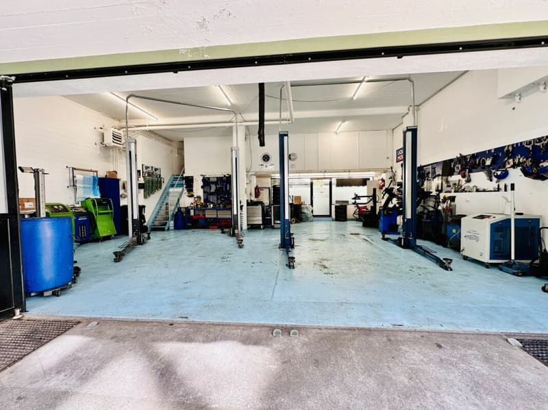 Garage tradizionale con cuore e futuro (4)