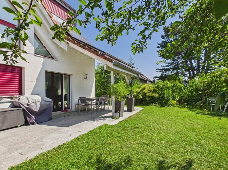 FAMILIENFREUNDLICH MIT SONNIGEM GARTEN AM ENDE EINER SACKGASSE (2)