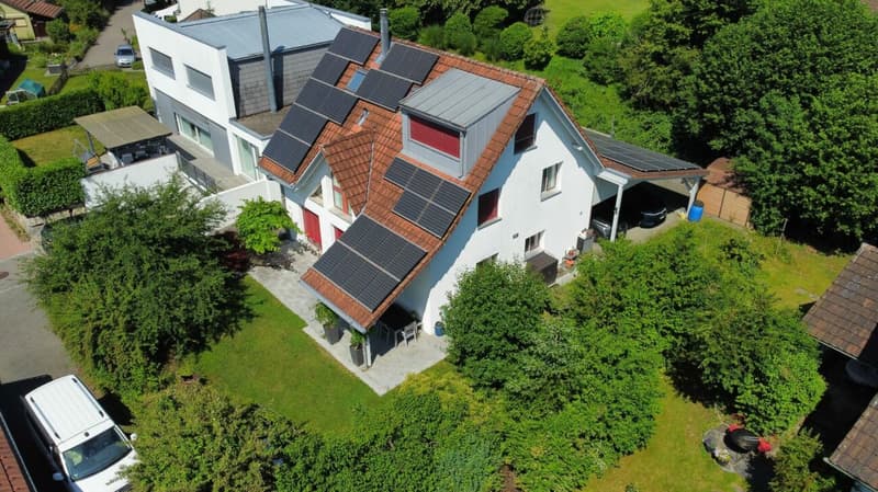 FAMILIENFREUNDLICH MIT SONNIGEM GARTEN AM ENDE EINER SACKGASSE (1)