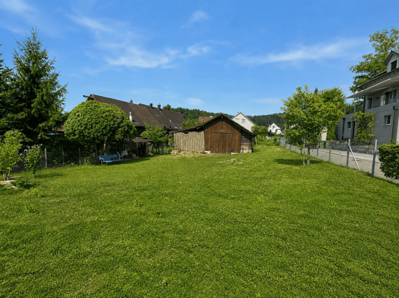 ATTRAKTIVES BAULAND AN SONNIGER LAGE (2)