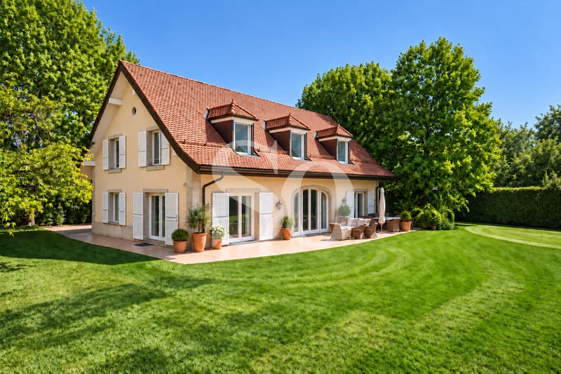 Exclusivité: Élégante villa familiale sur une vaste parcelle à quelques pas du lac (11)