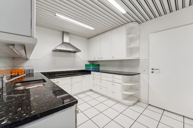Espace de bureau et commercial attractif (625 m2) avec flexibilité maximale à Luzern-Littau (8)