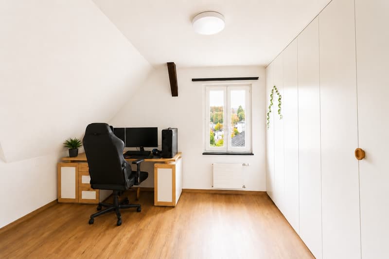 3.5-Zimmer-Dachwohnung mit Charme in Holderbank (8)