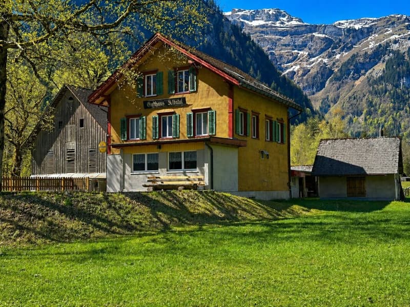 Gastrobetrieb im ruhigen und idyllischen Klöntal (2)