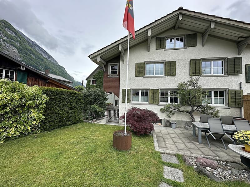 7.5 Zimmer-Einfamilienhaus mit schönem Garten (1)