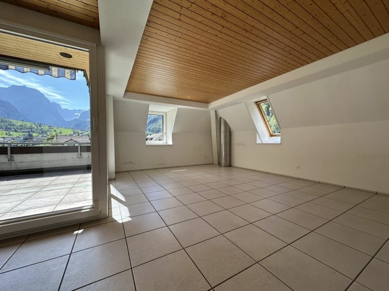 6 Zimmer Dachwohnung direkt beim Bahnhof Linthal (4)