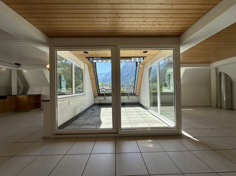 6 Zimmer Dachwohnung direkt beim Bahnhof Linthal (5)