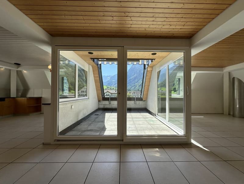 6 Zimmer Dachwohnung direkt beim Bahnhof Linthal (5)