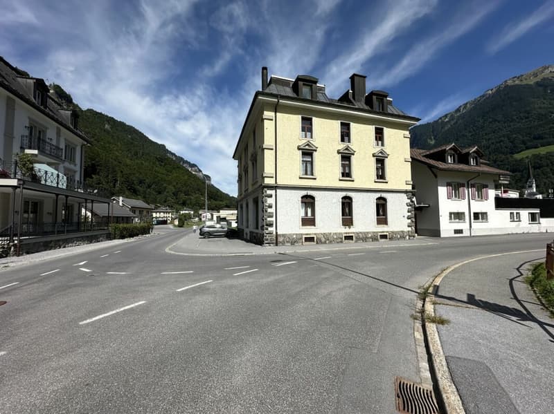 6 Zimmer Dachwohnung direkt beim Bahnhof Linthal (13)