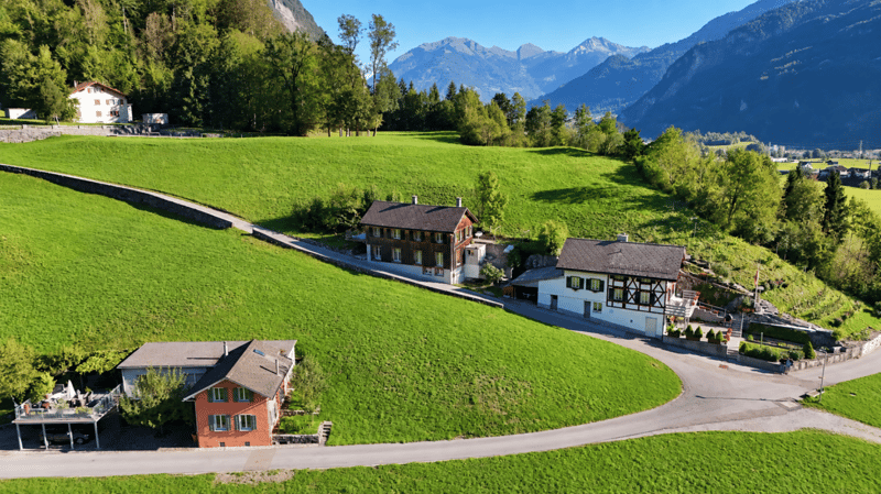 Baulandparzelle im Ortsteil Riedern in der Gemeinde Glarus (1)