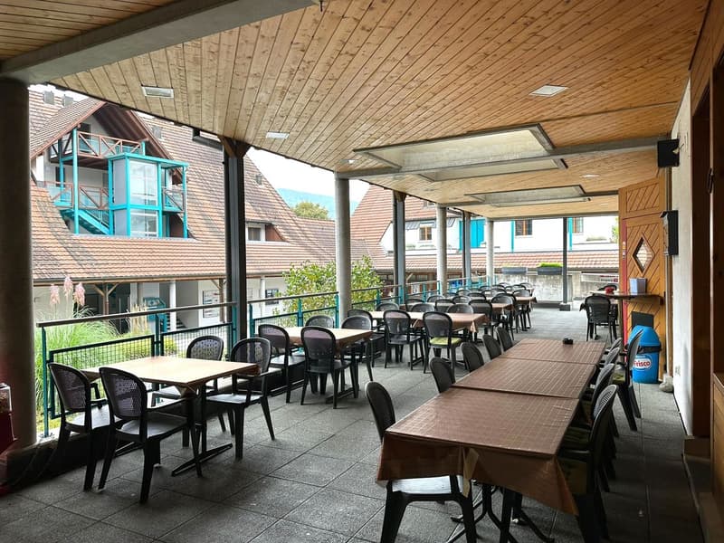 Charmantes Restaurant mit Terrasse und neuer Küche (7)