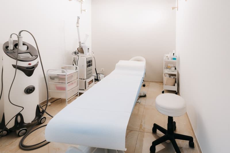 EXQUISITER SCHÖNHEIS-SALON  MIT DIVERSEN ANGEBOTEN (6)
