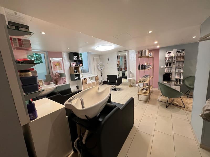 DEIN NEUER ARBEITSPLATZ ALS EIGENSTÄNDIGE/R COIFFEUR (3)
