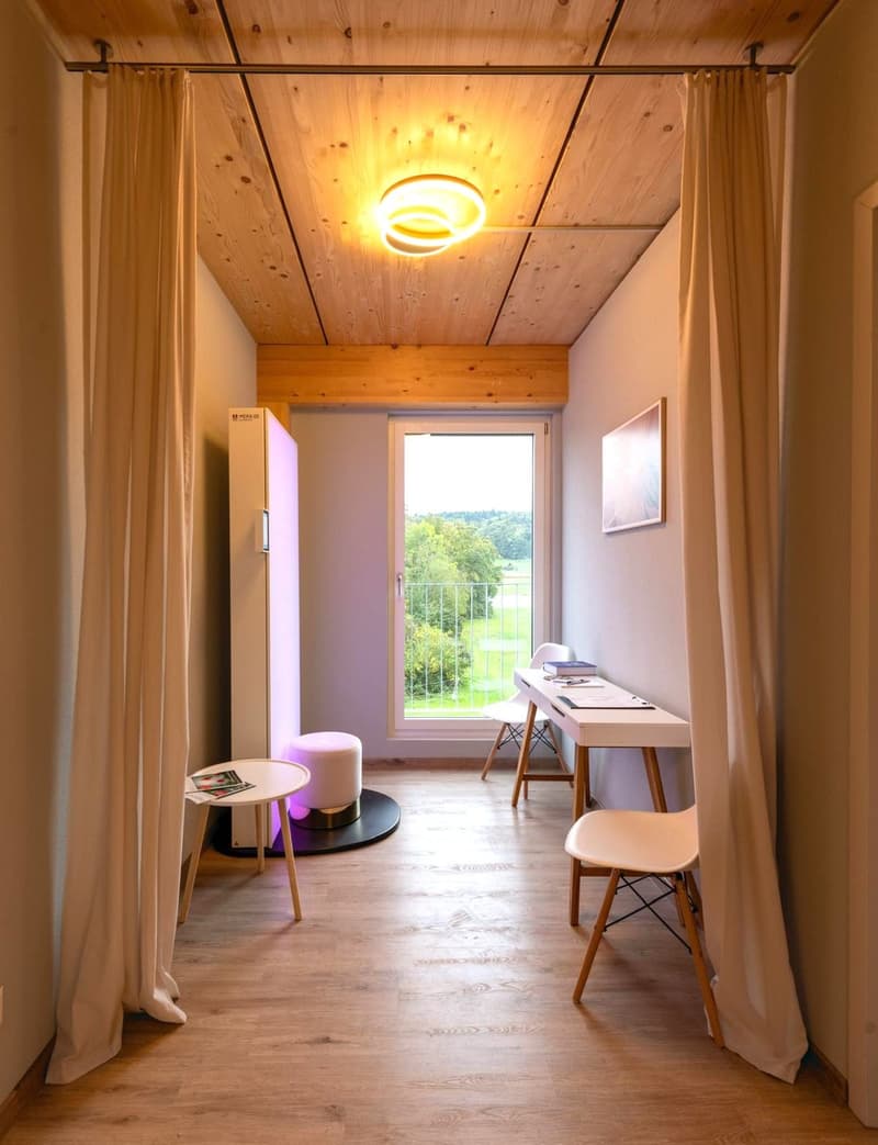 Architektonisches Highlight: 5.5-Zimmer Büro-/Praxisfläche mit viel Licht & Stil (12)
