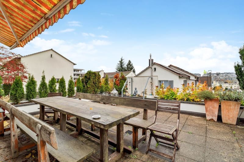 Exklusives, ruhig gelegenes Einfamilienhaus mit Pool zur Langzeitmiete (11)