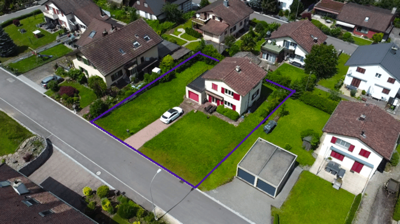 Sonniger Garten an ruhiger Lage mit viel Potenzial