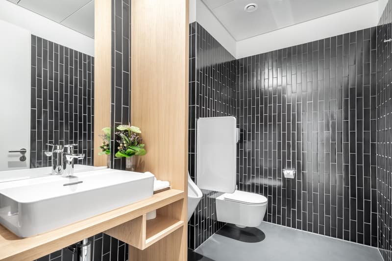 Modernes Geschäftshaus, ideal für eine Bank (7)