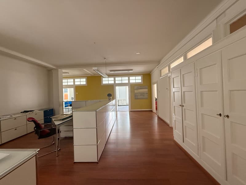 Bürofläche mit Balkon im Vormieterausbau (5)