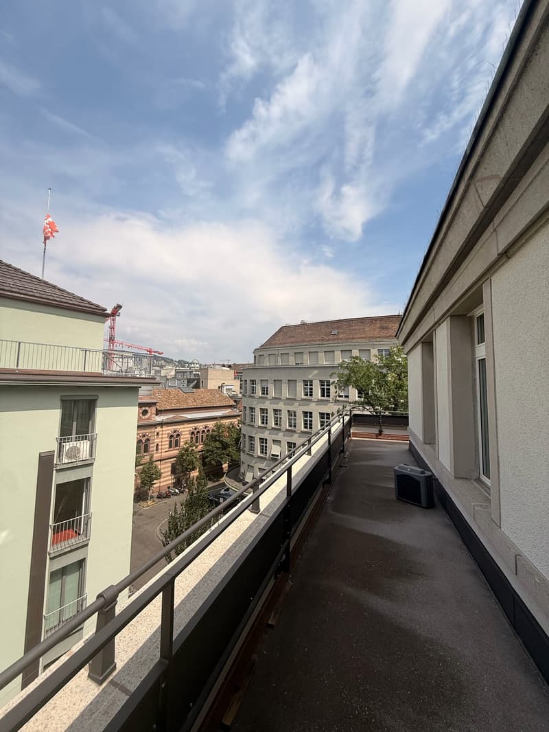 Bürofläche mit Balkon im Vormieterausbau (4)