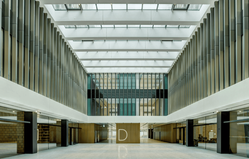Bezugsbereite Bürofläche mit hochwertigem Mieterausbau und zwei Terrassen (7)