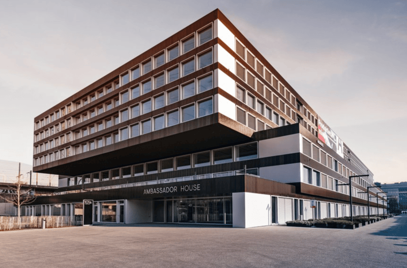 Bezugsbereite Bürofläche mit hochwertigem Mieterausbau und zwei Terrassen (1)