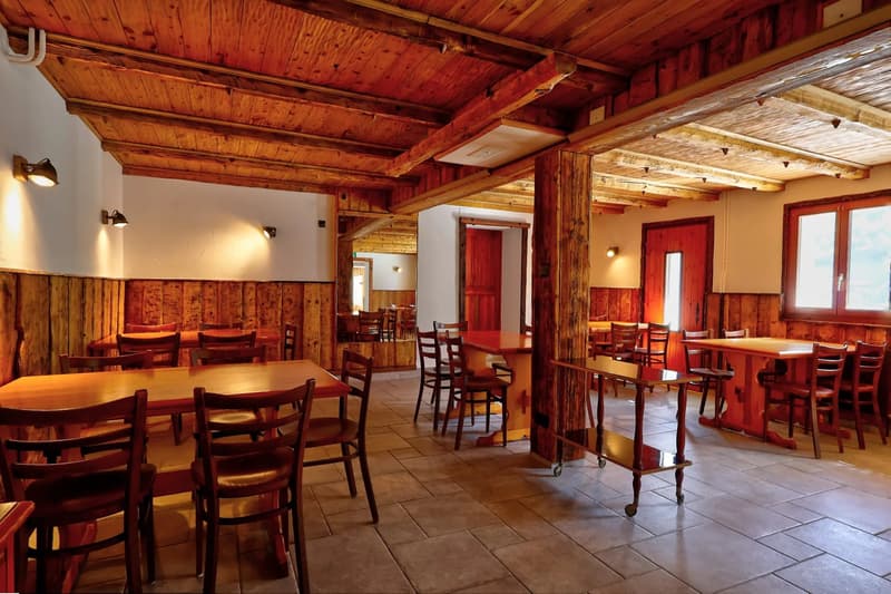 Opportunité | Établissement de restauration avec appartement attenant (10)