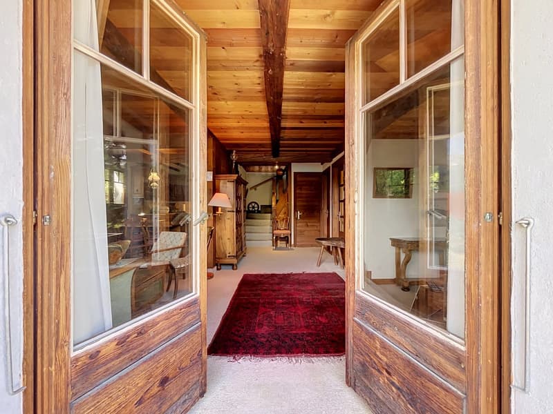 Chalet de charme à Arveyes - Bien rare avec potentiel (2)