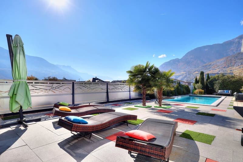 Prestigieuse villa individuelle de 6.5 pièces avec piscine et ascenseur (3)
