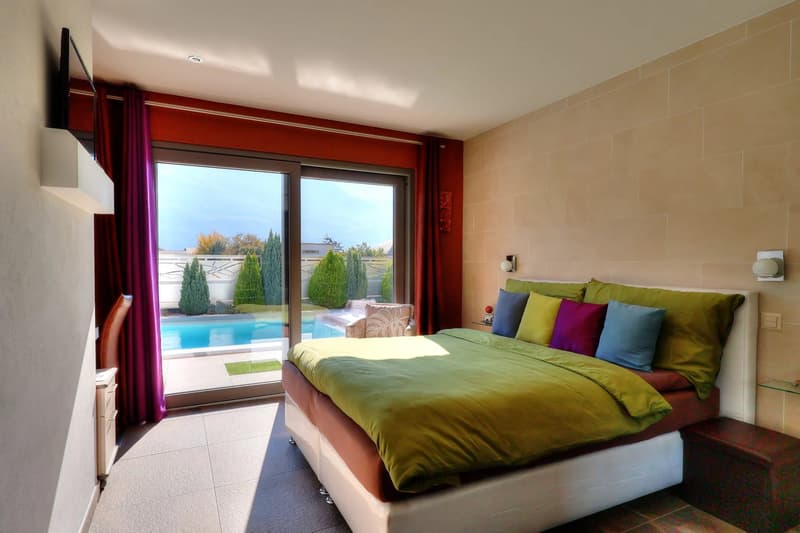 Prestigieuse villa individuelle de 6.5 pièces avec piscine et ascenseur (9)