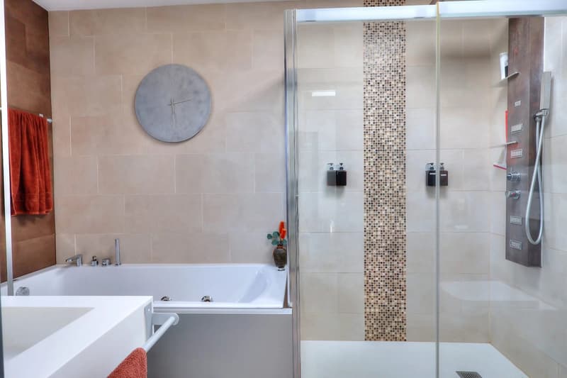 Prestigieuse villa individuelle de 6.5 pièces avec piscine et ascenseur (13)