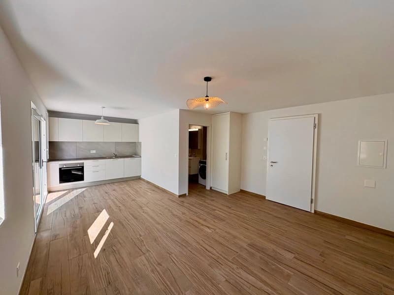 Ayent | Lumineux studio récent avec beau balcon (6)