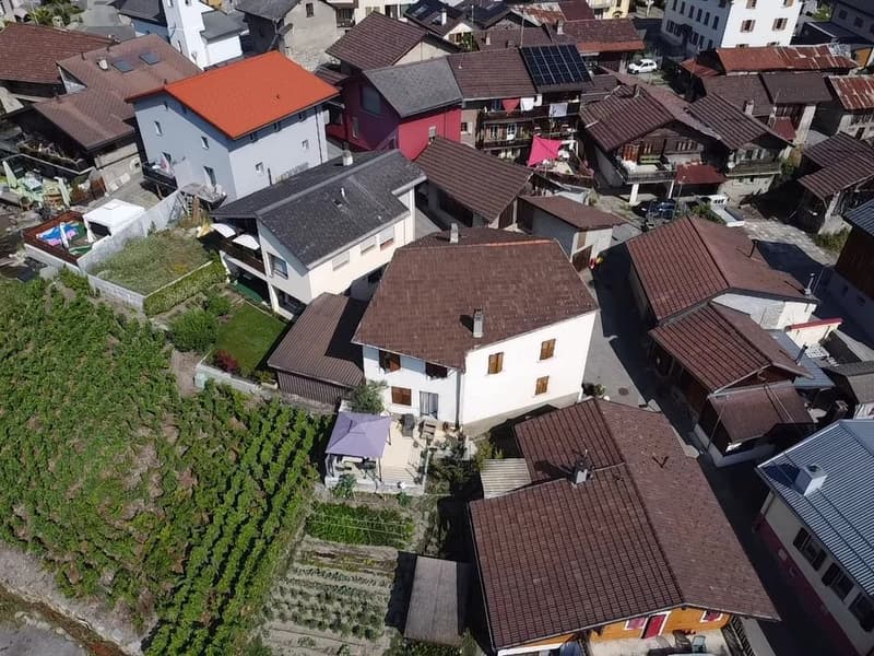 Maison villageoise à Sensine avec appartement de rendement ! (2)