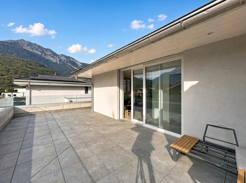 Collombey | Maison contemporaine de deux appartements avec terrasses et accès piscine (9)