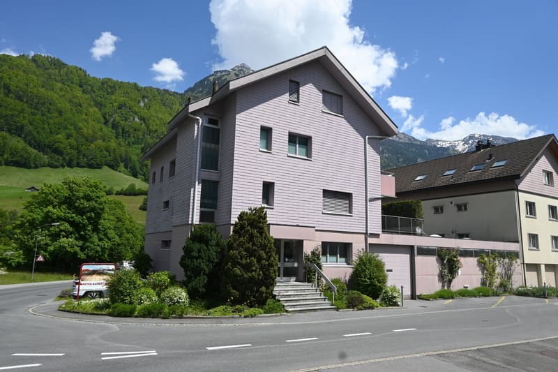 Vermietung von Gewerbe- und Lagerräumen mit Büros an vorteilhafter Verkehrslage in Glarus (5)