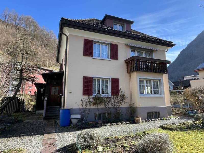 Freistehendes 5.5-Zimmer-Einfamilienhaus mit grossem Garten und Garage (3)