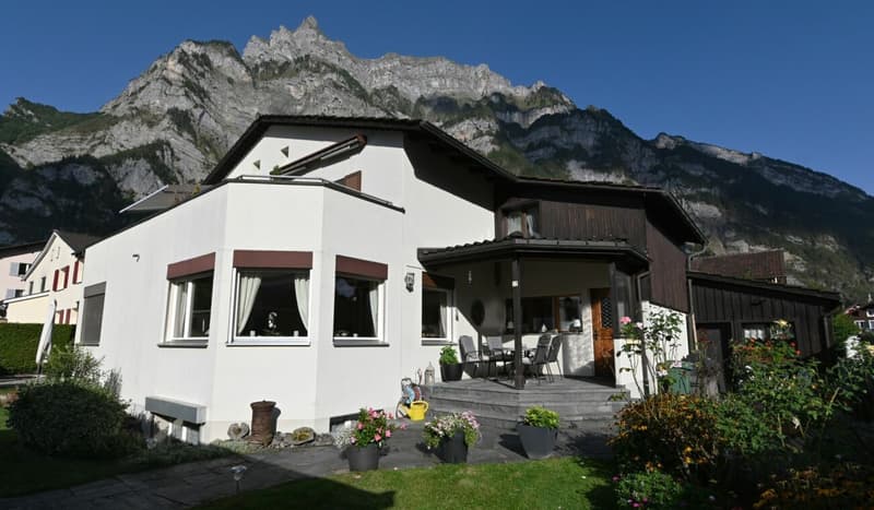 Gepflegtes, einseitig angebautes 5-Zimmer-Einfamilienhaus (1)