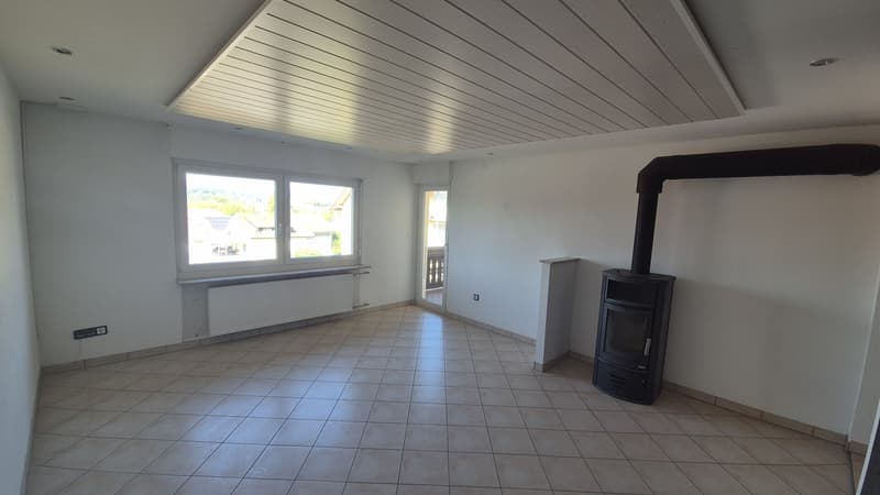 Wohnzimmer mit Kamin