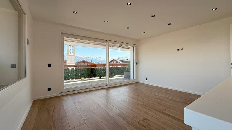 Espace bureau / chambre 7 / Office space / bedroom 7 / Zona ufficio / camera da letto 7