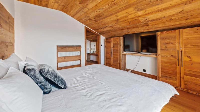 Chambre 1 / Room 1 / Camera da letto 1