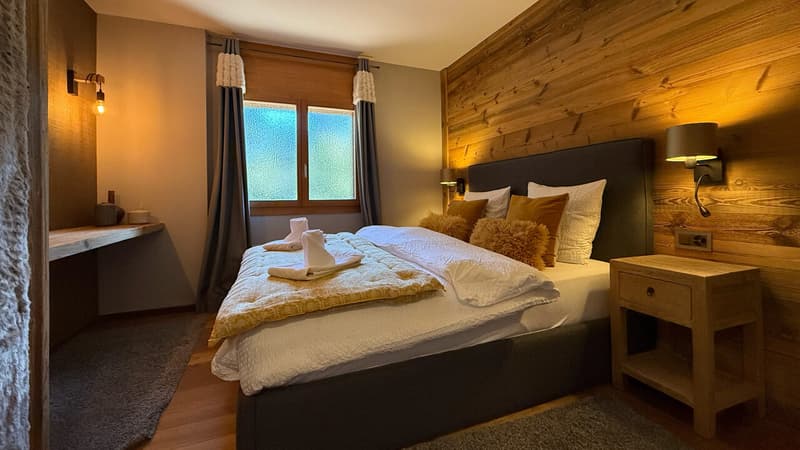 Chambre 1 (Vue 1) / Room 1 (View 1) / Camera da letto 1 (Vista 1)